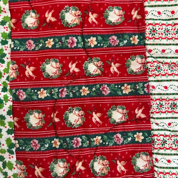 Handmade‎ Quilted Throw Blanket Winter Cabin Scene Green Red Christmas Theme